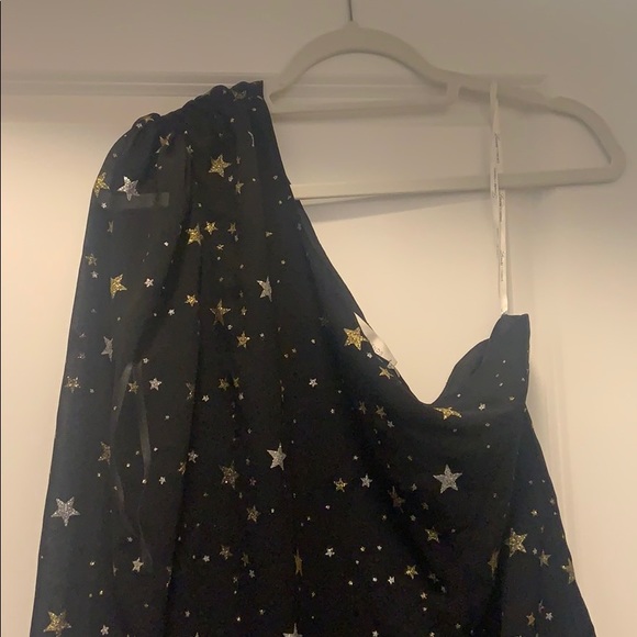 Off the shoulder top - Picture 2 of 4